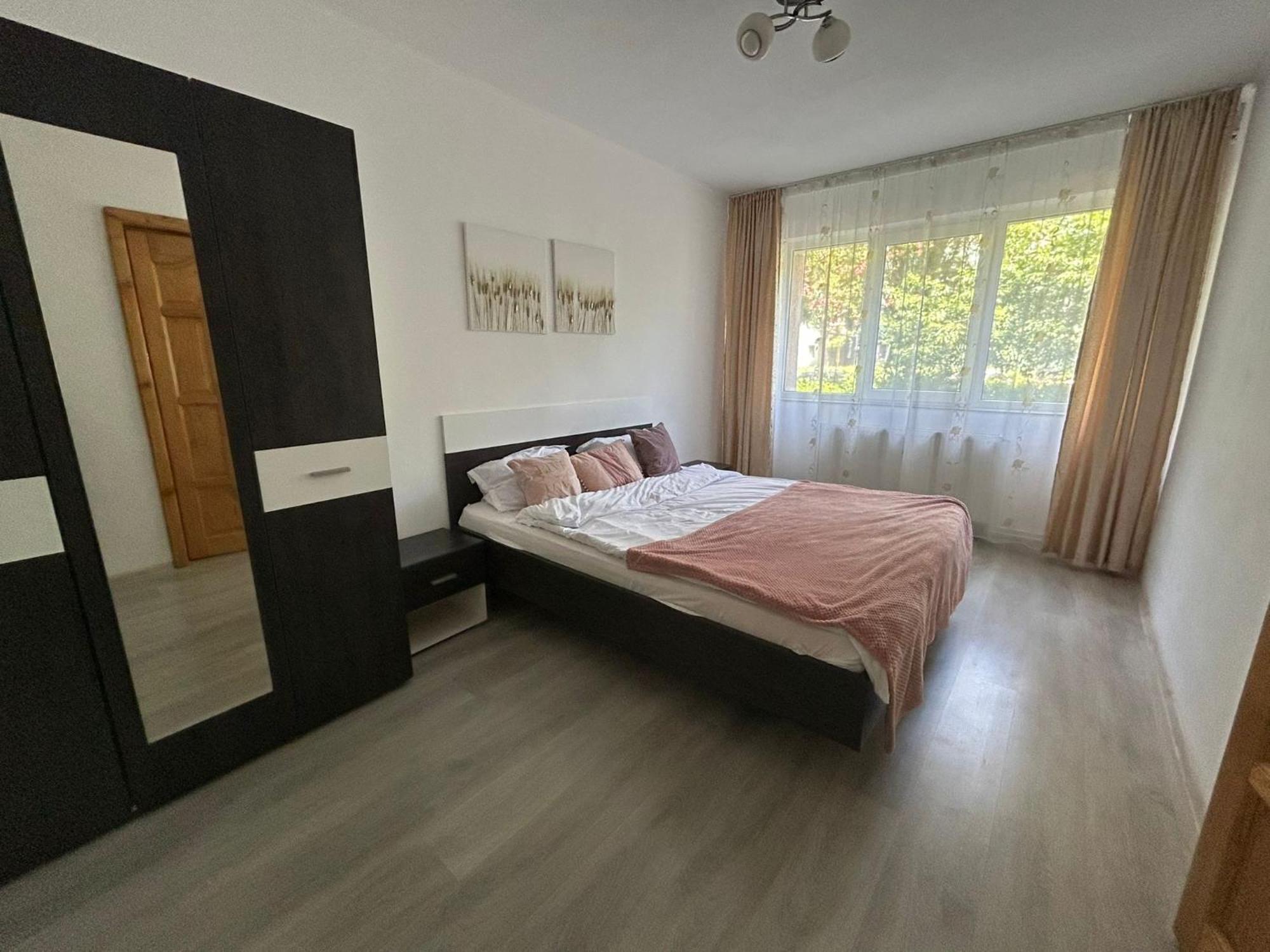 Aparthotel Brasov Neptun Екстериор снимка